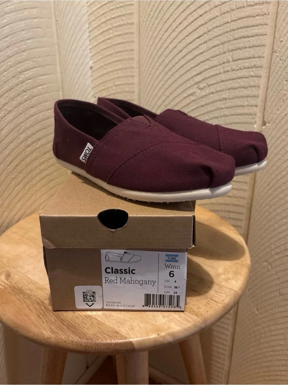 Toms Classic Slip-On Shoes - Mahogany